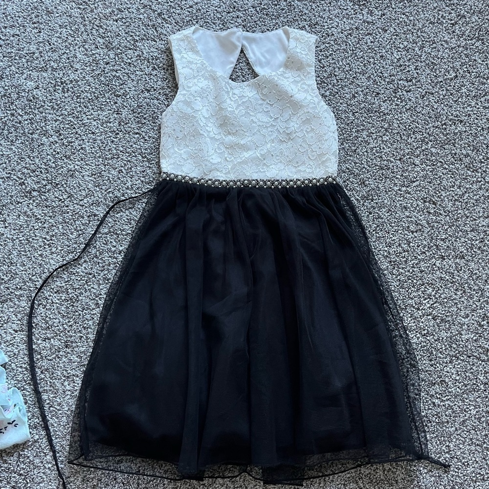 girls black and white dress
